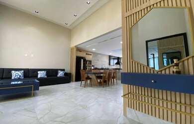 Imagem: A casa em condomínio possui 3 Dormitórios, 4 Banheiros, 4