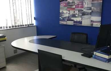 Imagem: O depósito possui 2 Vagas na garagem, 72m² de Área e está