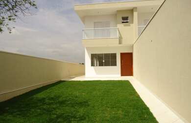 Imagem: A casa possui 3 Dormitórios, 3 Banheiros, 5 Vagas na garagem