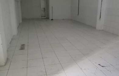 Imagem: O depósito possui 5 Vagas na garagem, 250m² de Área e está