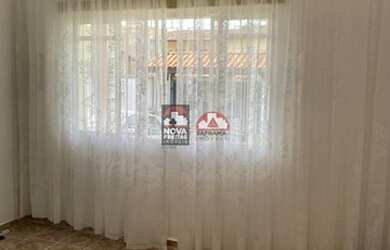 Imagem: A casa possui 3 Dormitórios, 1 Banheiro, 3 Vagas na garagem