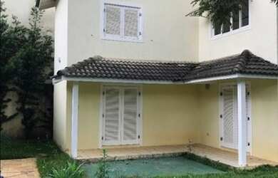 Imagem: A casa possui 3 Dormitórios, 4 Banheiros, 5 Vagas na garagem