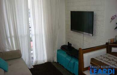 Imagem: O apartamento possui 2 Dormitórios, 1 Banheiro, 1 Vaga na garagem