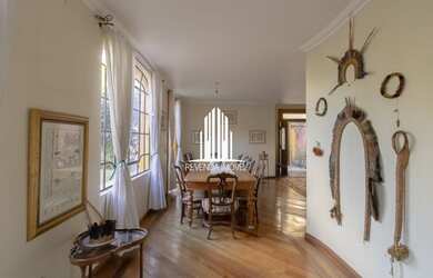 Imagem 9: Casa Assobradada a Venda com 5 SUITES, vaga p/5 carros grandes com 350m²...