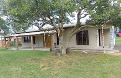 Imagem 2: sítio em Viana. Varanda