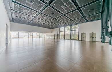 Imagem 11: Porto Alegre - Prédio Inteiro - Tristeza