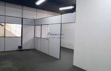 Imagem 11: Galpão Comercial. Varanda, 900m² de Áreae4 Vagas na garagem