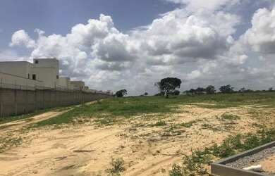 Imagem: O terreno possui 204m² de Área e está localizado em Parque