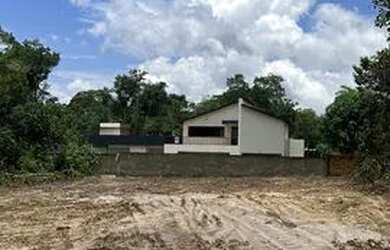 Imagem: O terreno possui 800m² de Área e está localizado em Tarumã