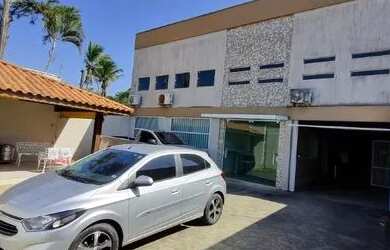 Imagem: O depósito possui 5 Vagas na garagem, 474m² de Área e está