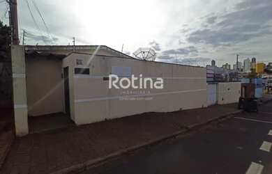 Imagem: A casa possui 4 Dormitórios, 3 Banheiros, 4 Vagas na garagem