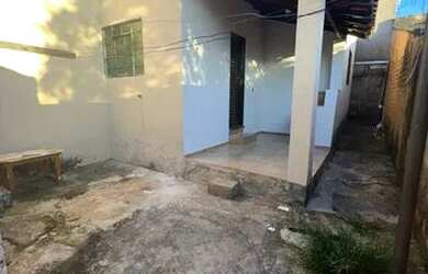 Imagem: A casa possui 3 Dormitórios, 1 Banheiro, 10m² de Área e