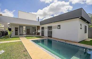 Imagem: A casa em condomínio possui 4 Dormitórios, 5 Banheiros, 5