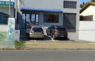 Imagem: O depósito possui 4 Vagas na garagem, 185m² de Área e está