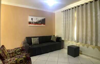 Imagem: A casa possui 4 Dormitórios, 3 Banheiros, 2 Vagas na garagem