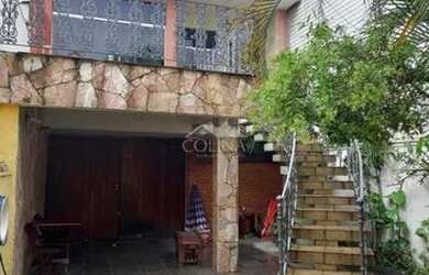 Imagem: A casa possui 3 Dormitórios, 3 Banheiros, 321m² de Área e