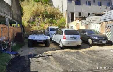 Imagem: O terreno possui 450m² de Área e está localizado em Gurigica