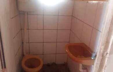 Imagem 5: Alugo uma casa 1/4. 2 Banheirose1 Dormitório