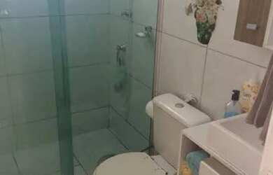 Imagem: O apartamento possui 2 Dormitórios, 1 Banheiro, 1 Vaga na garagem