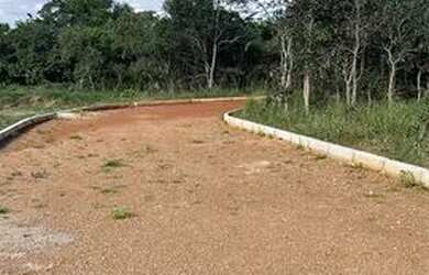 Imagem: O terreno à venda possui e está localizado em Guara, Brasília