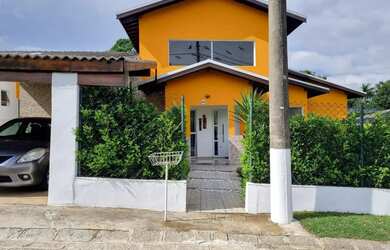 Imagem: A casa em condomínio possui 3 Dormitórios, 4 Banheiros, 2