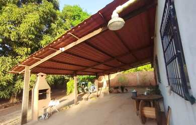 Imagem: A fazenda à venda possui e está localizado em Quebra Pote