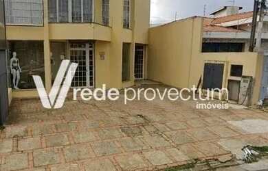 Imagem: O depósito para alugar possui 2 Vagas na garagem e 102m² de