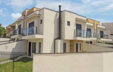 Imagem: A casa em condomínio possui 3 Dormitórios, 3 Banheiros, 2