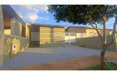 Imagem: A casa em condomínio possui 3 Dormitórios, 2 Banheiros, 2