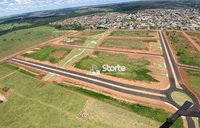 Imagem: Lotes de 250m² à 551m² sendo a partir de R$ 191.047,50