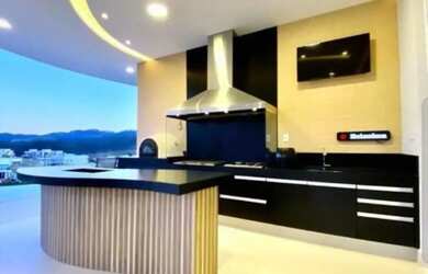 Imagem 4: SOBRADO à VENDA com 4 Suítes, Piscina com Borda Infinita, Vista Permanente, sem Vizinhos d