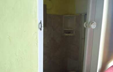 Imagem 2: VENDO CASA - FLORES - 2 QUARTOS