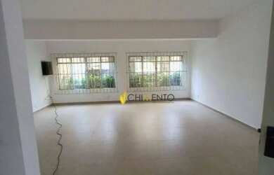 Imagem: O depósito possui 2 Vagas na garagem, 500m² de Área e está