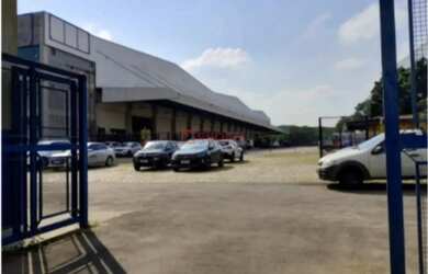 Imagem: O depósito possui 1 Vaga na garagem e 36000m² de Área e está