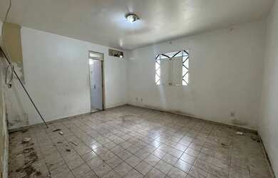 Imagem 11: Casa de esquina à venda no bairro Santa Rosa