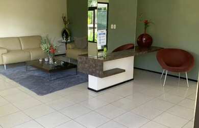 Imagem 2: Ed. St. Barth em frente à praça ao lado do antigo Bom Preço Ponta Verde