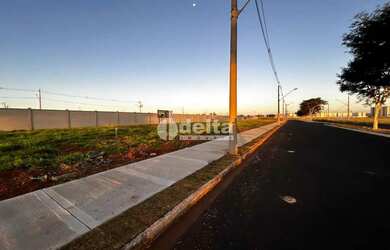 Imagem: O terreno possui 275m² de Área e está localizado em Grand