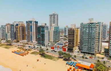 Imagem: O apartamento possui 4 Dormitórios, 4 Banheiros, 4 Vagas na