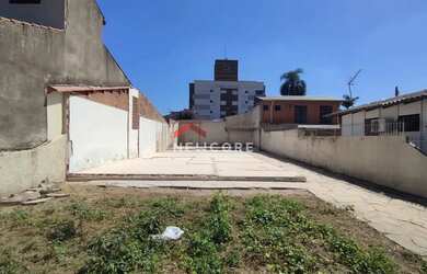 Imagem: O terreno possui 300m² de Área e está localizado em Centro