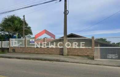 Imagem: A casa possui 3 Dormitórios, 1 Banheiro, 1 Vaga na garagem