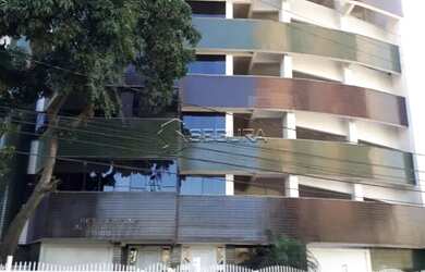 Imagem: O apartamento possui 1 Dormitório, 1 Banheiro, 1 Vaga na garagem