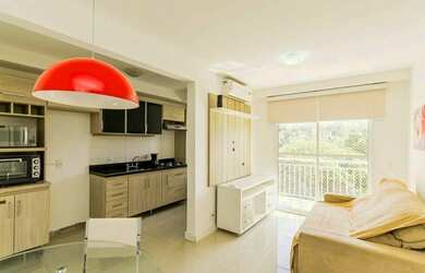 Imagem: O apartamento possui 2 Dormitórios, 1 Banheiro, 1 Vaga na garagem