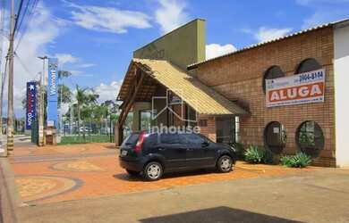 Imagem: O depósito possui 3 Vagas na garagem e 350m² de Área e está