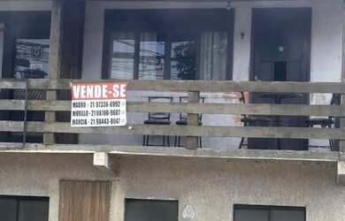 Imagem: A casa possui 4 Dormitórios e 2 Banheiros e está localizado