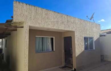 Imagem: A casa possui 2 Dormitórios, 2 Banheiros, 1 Vaga na garagem