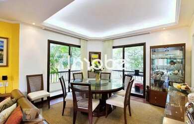 Imagem: O apartamento possui 4 Dormitórios, 3 Banheiros, 3 Vagas na