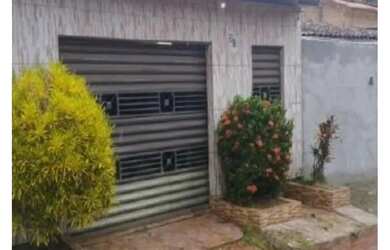 Imagem: A casa possui 3 Dormitórios, 1 Banheiro, 219m² de Área e