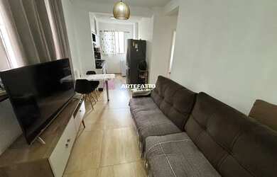 Imagem: O apartamento possui 2 Dormitórios, 1 Banheiro, 1 Vaga na garagem