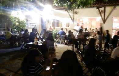 Imagem: A loja possui 5 Vagas na garagem, 900m² de Área Privada e