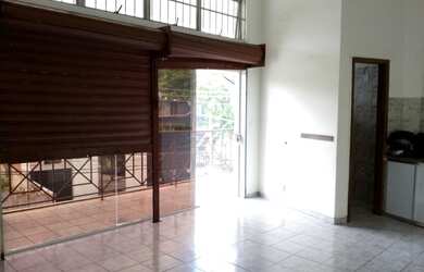 Imagem: O depósito possui 43m² de Área e está localizado em Estoril